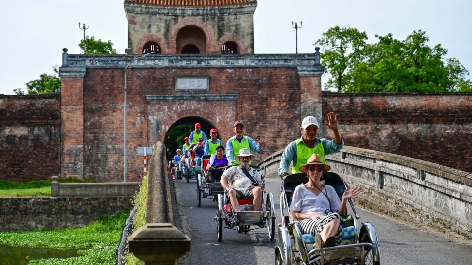 Australian KOLs visit Hue to explore and promote local tourism